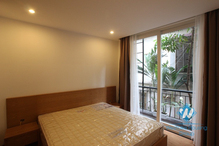 Nice 3 bedroom apartment for lease on Dang Thai Mai, Tay Ho, Ha Noi
